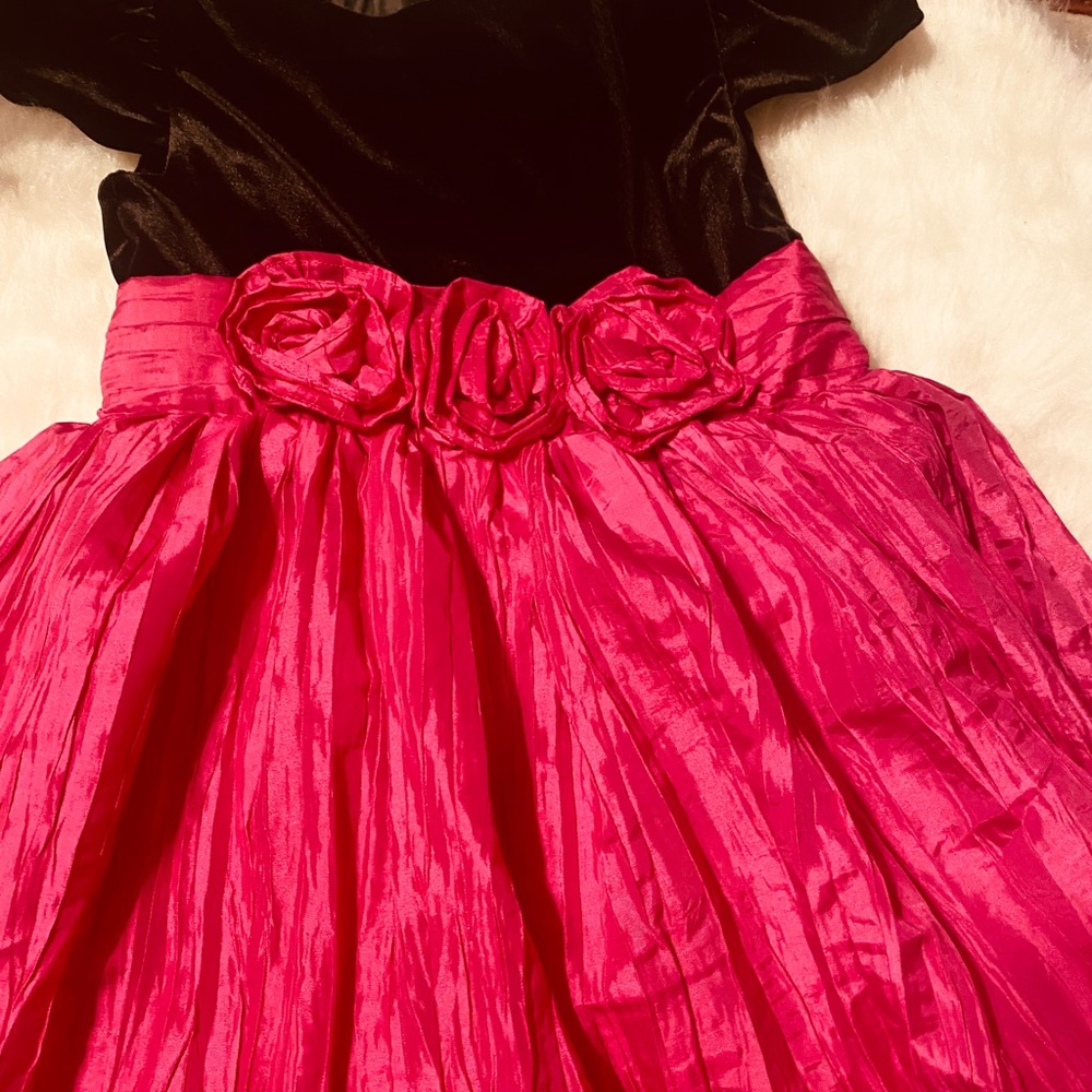 Short sleeve dress mesh under